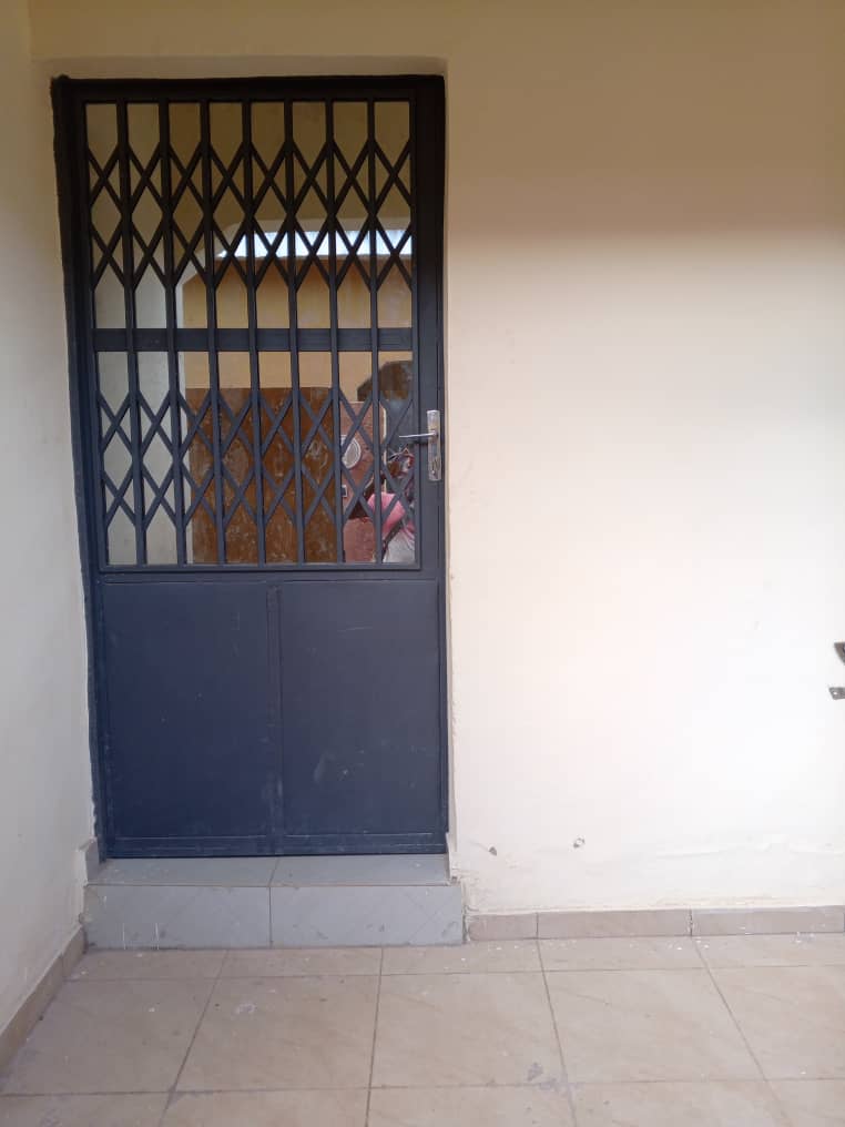 2 CHAMBRE SALON 3 DOUCHE CUISINE